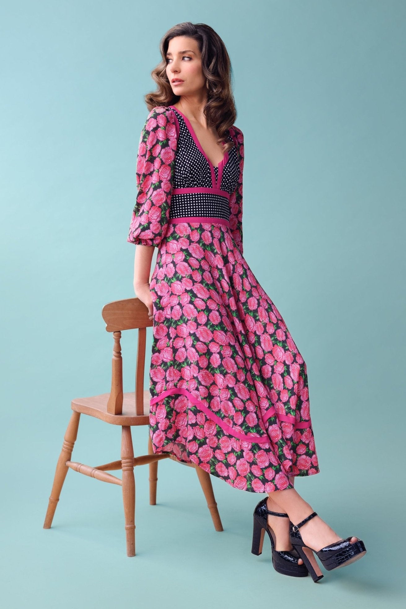 Black rose dirndl dress *PRE-ORDER* - Coco Fennell